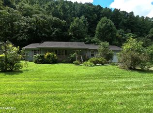 914 Wears Valley Rd, Townsend, TN 37882