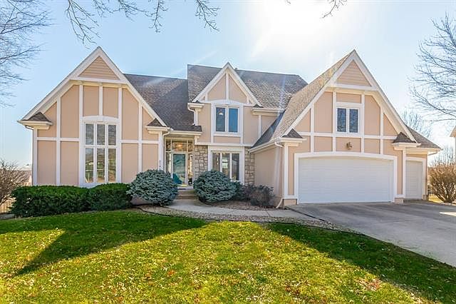 2101 NE Waterfield Pl, Blue Springs, MO 64014 | Zillow