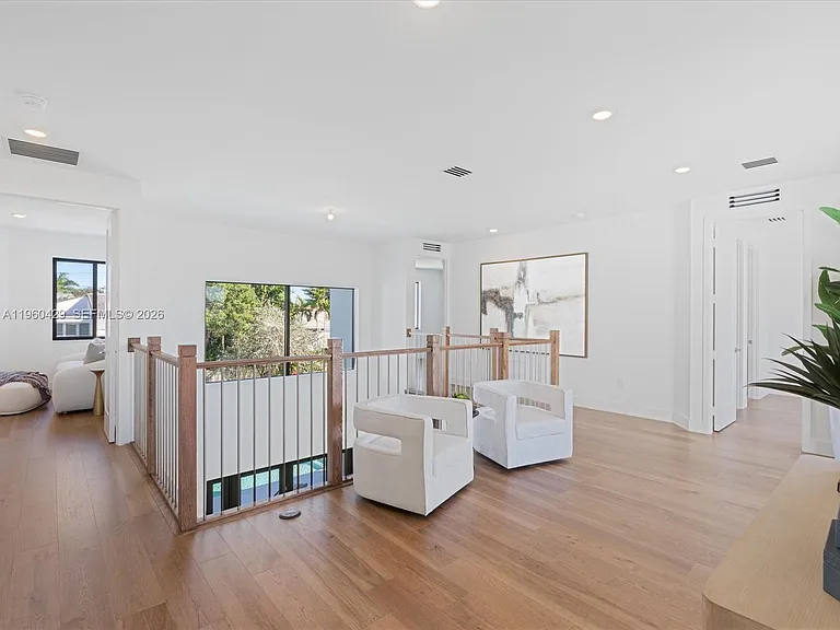 19701 NE 16th Pl — Photo 85