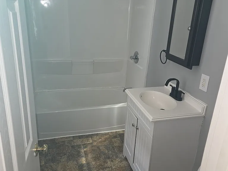 319 N 4th St #4-1 — Photo 3