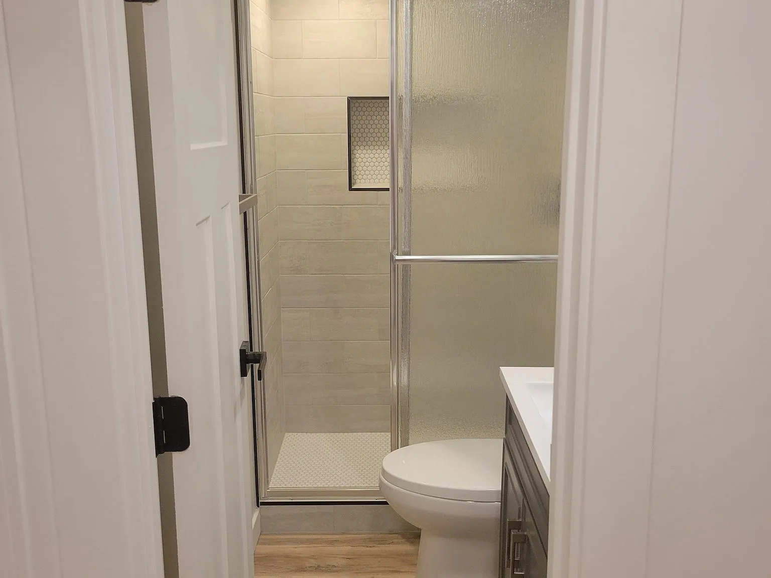 Modern Unit Mother In Law Basement on E Elm St|Salt Lake City|Available 10/1|$1500/mo — Photo 3