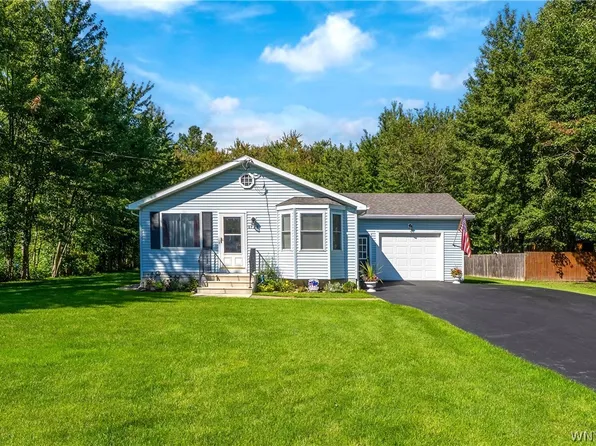6720 Minnick Rd, Lockport, NY 14094