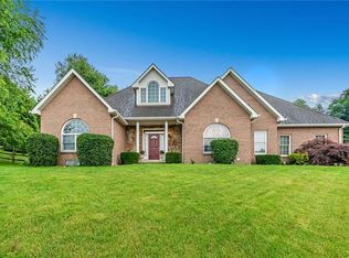 4016 Dickey Rd, Gibsonia, PA 15044