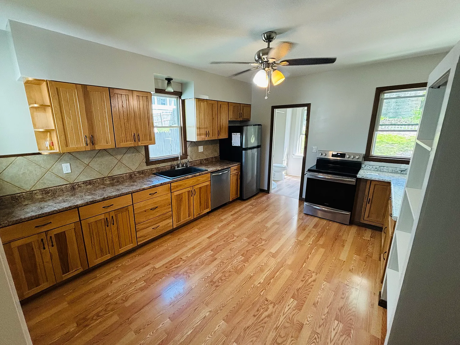 4 bed, 1636 sqft, $1,950 — Photo 4