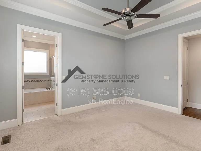 130 Hobbs Dr — Photo 14