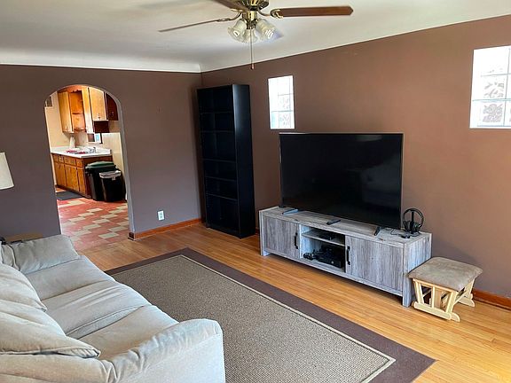 3rd image of 5512 N Nagle Ave