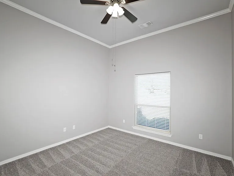 7501 Continental Pkwy — Photo 41