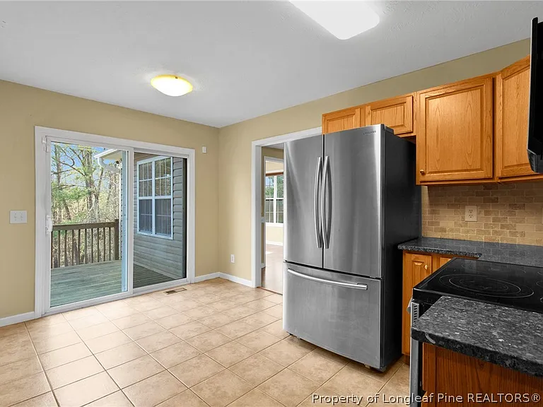 75 Countess Ct — Photo 12
