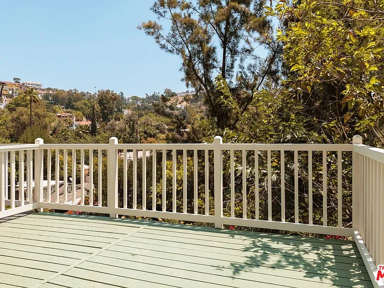 2120 N Cahuenga Blvd — Photo 17