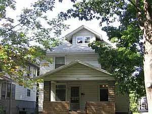 605 S Elm St - 1 — Photo 1