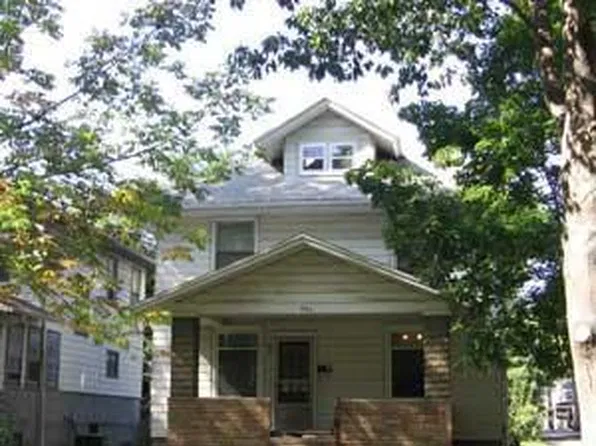 605 S Elm St, Champaign, IL 61820