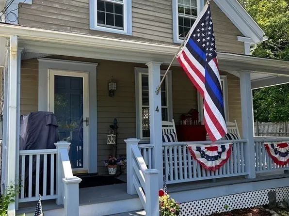 4 Union Ln, Rockport, MA 01966