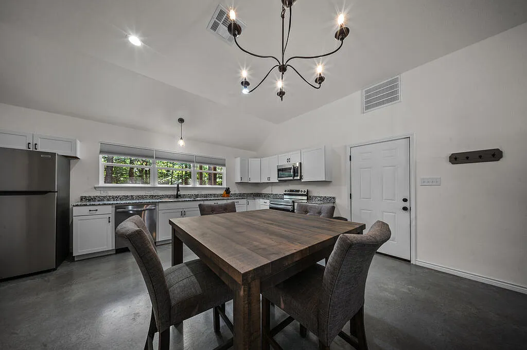 2 bed, 2.0 bath, 1235 sqft, $2,350 — Photo 4