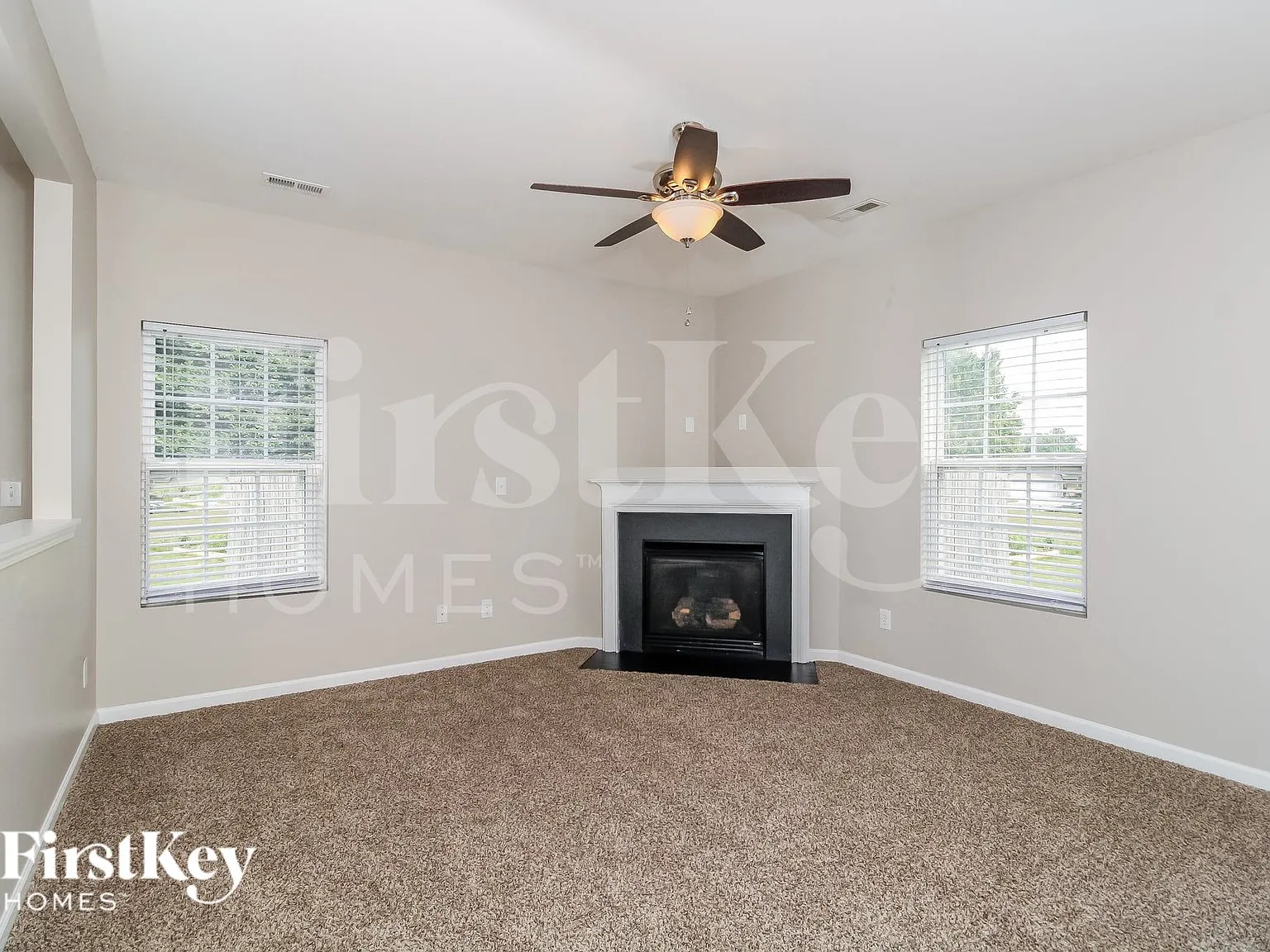 3 bed, 2.0 bath, 2069 sqft, $2,130 — Photo 2