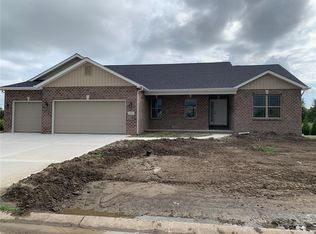237 Emerald Way W, Granite City, IL 62040