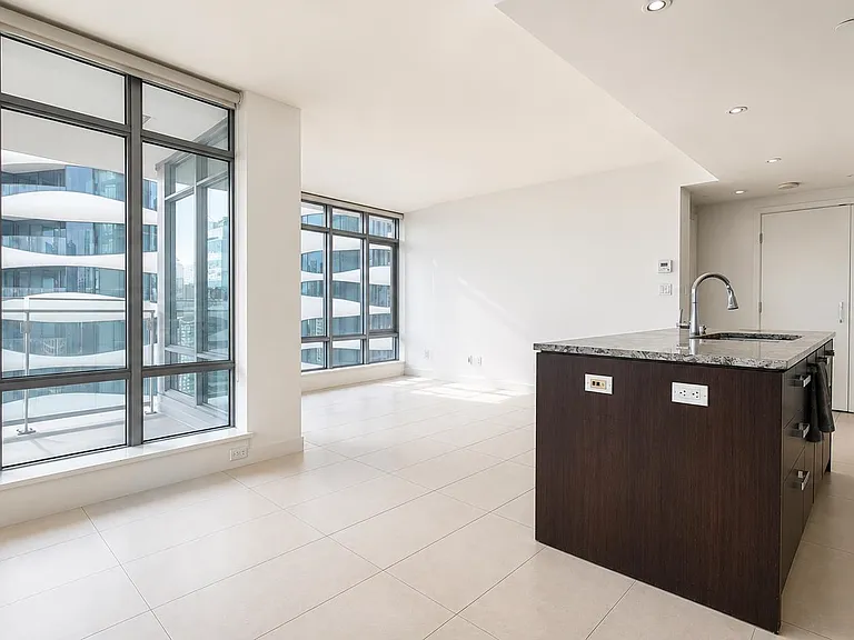 1028 Barclay St #2202 — Photo 4