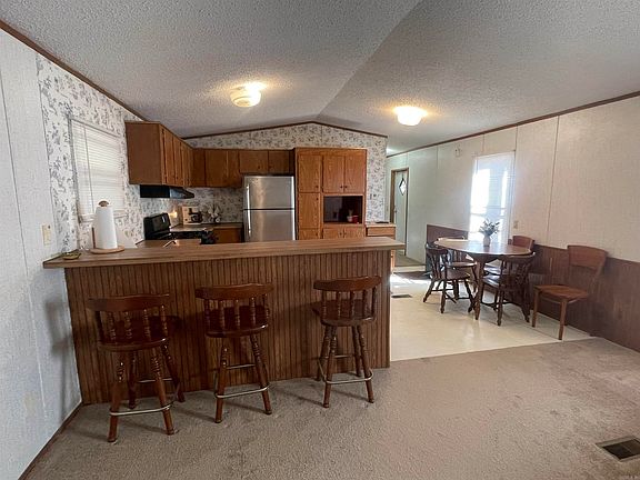 2nd image of 270 Wood Grove Ln