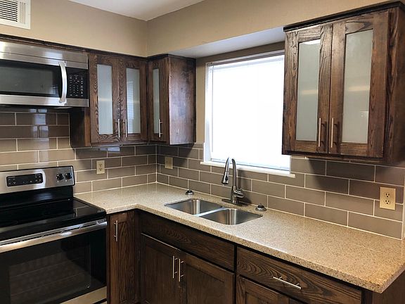 4th image of 3900 N 6th St APT 4