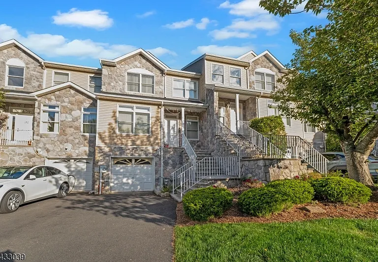 158 Autumn Ridge Rd — Photo 1