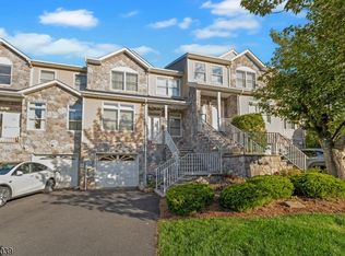 158 Autumn Ridge Rd, Morris Plains, NJ 07950