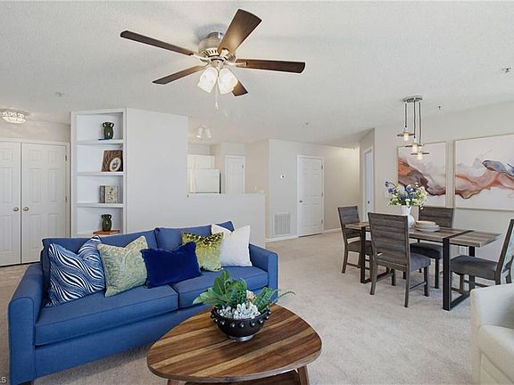 5th image of 3694 Cotswold Ave Unit 1D
