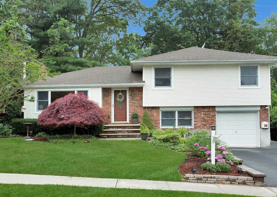 1st image of 58 Hill Dr