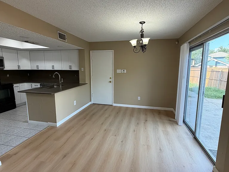 705 Cimarron Trl — Photo 7