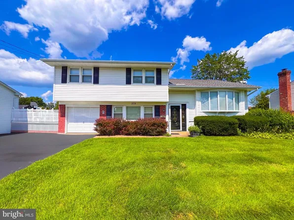 379 Patton Dr, Warminster, PA 18974
