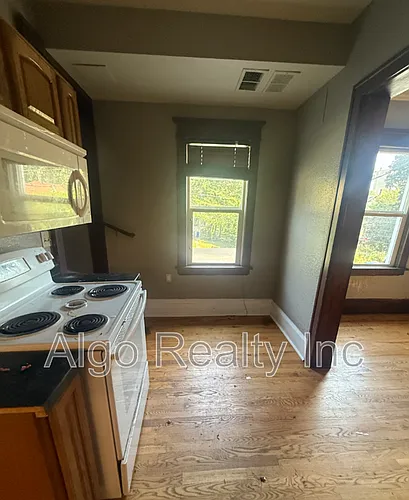 1040 Jessie St Photo 1