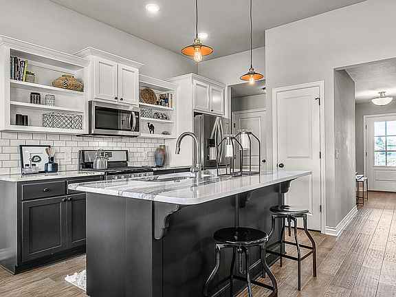 Dawson- Canvas Collection