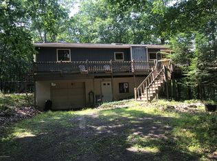 109 Mud Run Rd, Cresco, PA 18326