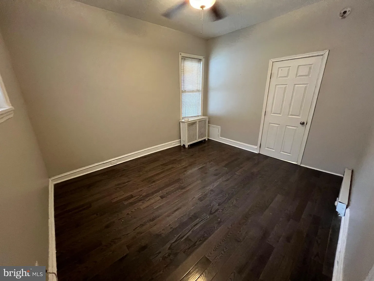 1 bed, 1.0 bath, 7425 sqft, $1,400 — Photo 4