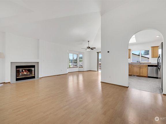 4th image of 12906 17th Street NE