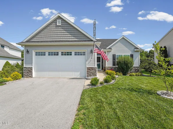 1050 N Ironwood Dr, Rossford, OH 43460