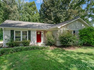8210 Willowlake Ct, Charlotte, NC 28227