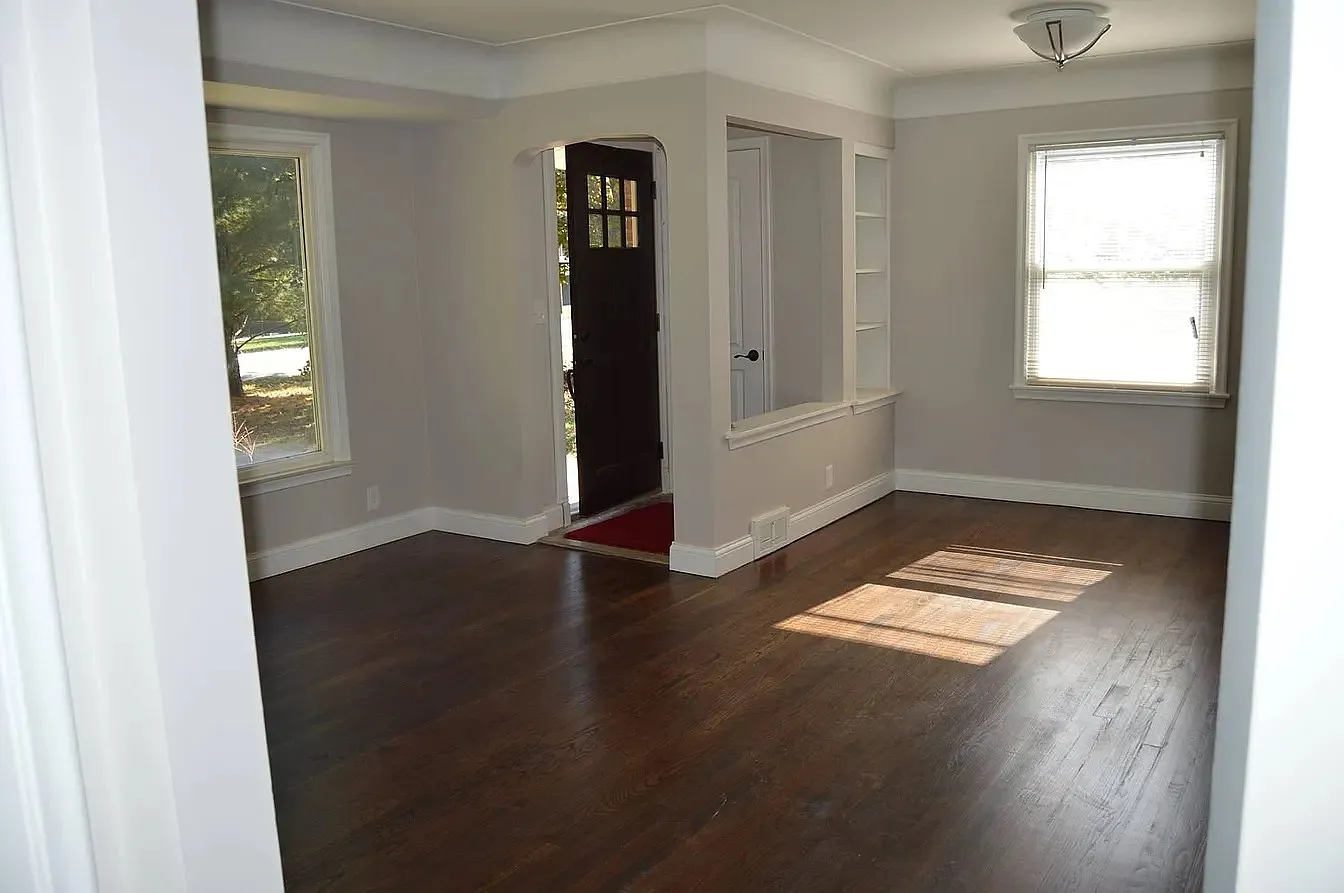 2111 Rochester Rd — Photo 4