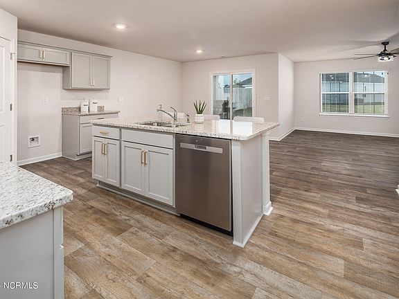 4th image of 3213 Carr Drive