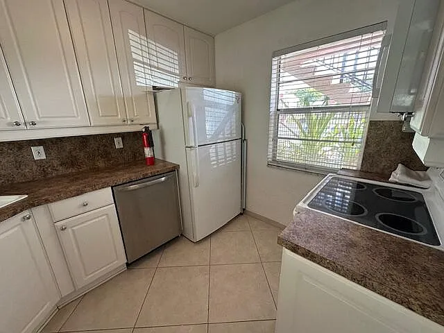 2 bed, 2.0 bath, 925 sqft, $1,700 — Photo 3