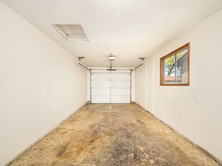 Hopkins Horizon Apartments — Photo 33