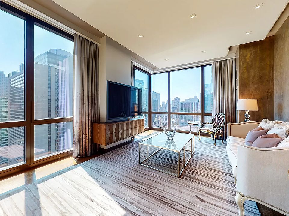 1st image of 247 W 46th St #3808