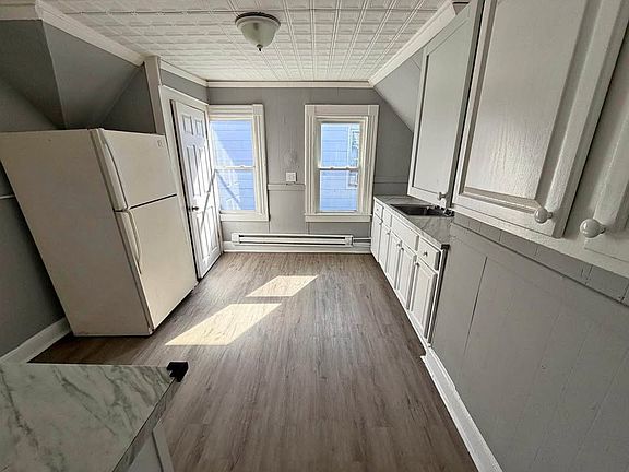 3rd image of 59 Hawkins St #1