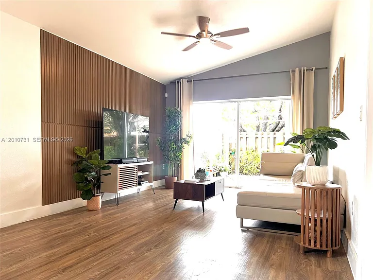 16410 Sapphire Bnd — Photo 2