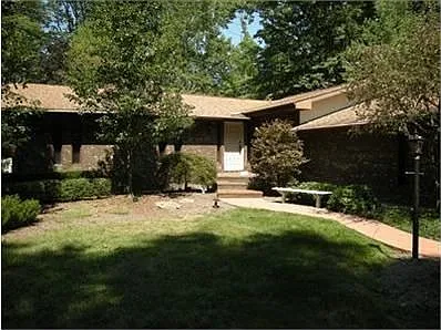 9031 Altura Dr NE photo 1