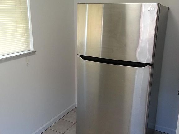 5th image of 3946 Sims Ave
