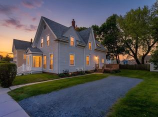 17 Lothrop St, Plymouth, MA 02360