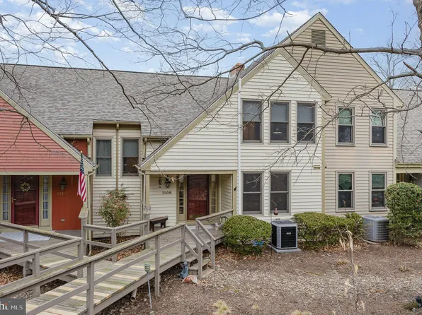 1108 Draymore Ct, Hummelstown, PA 17036