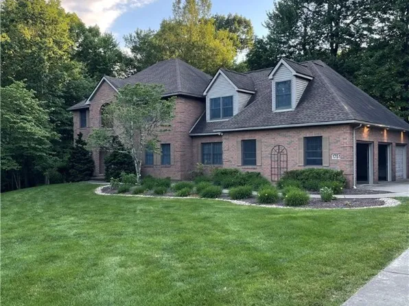 1751 Innisbrook Ln, Zanesville, OH 43701