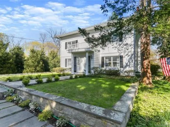 9 Edgehill Dr, Darien, CT 06820