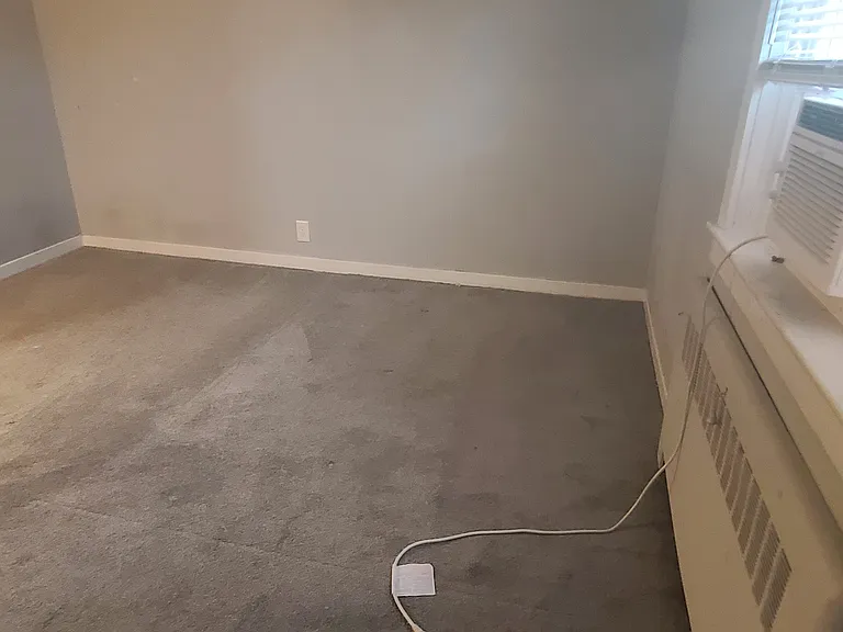 2nd bedroom - larger than 1st bedroom