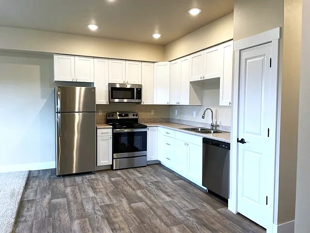 963SQFT Unit Kitchen